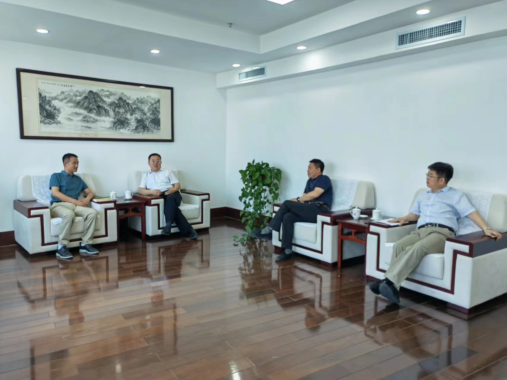 银企帮扶谋新篇   企业发展有后劲